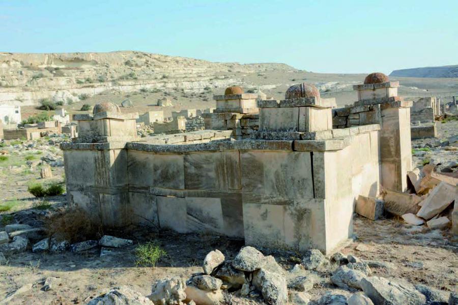 Шакпак ата. Саганатам начала XX в. в казахской части некрополя. Фото С.Е. Ажигали, 2014 г.