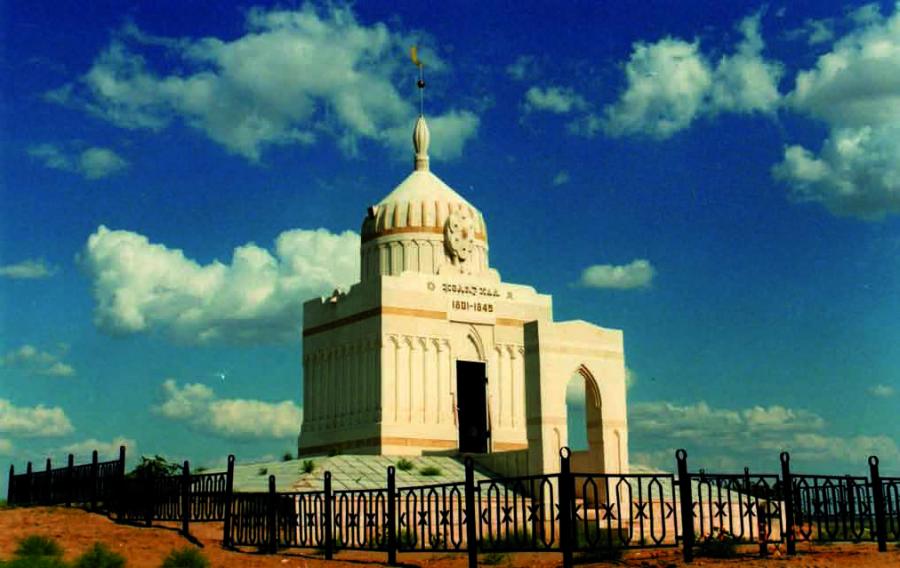 Жәңгір хан кесенесі. М. Коржумбаев түсірген фотосурет